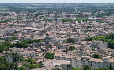 Primo accedant Nimes